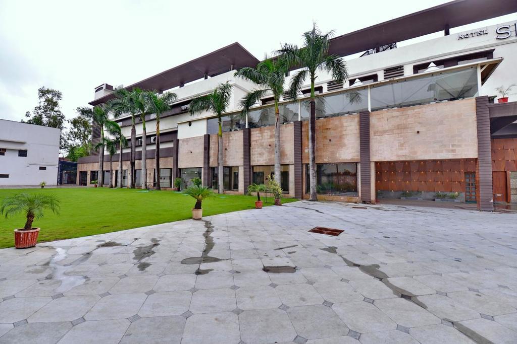 Hotel Silver Oak Bilaspur  Luaran gambar