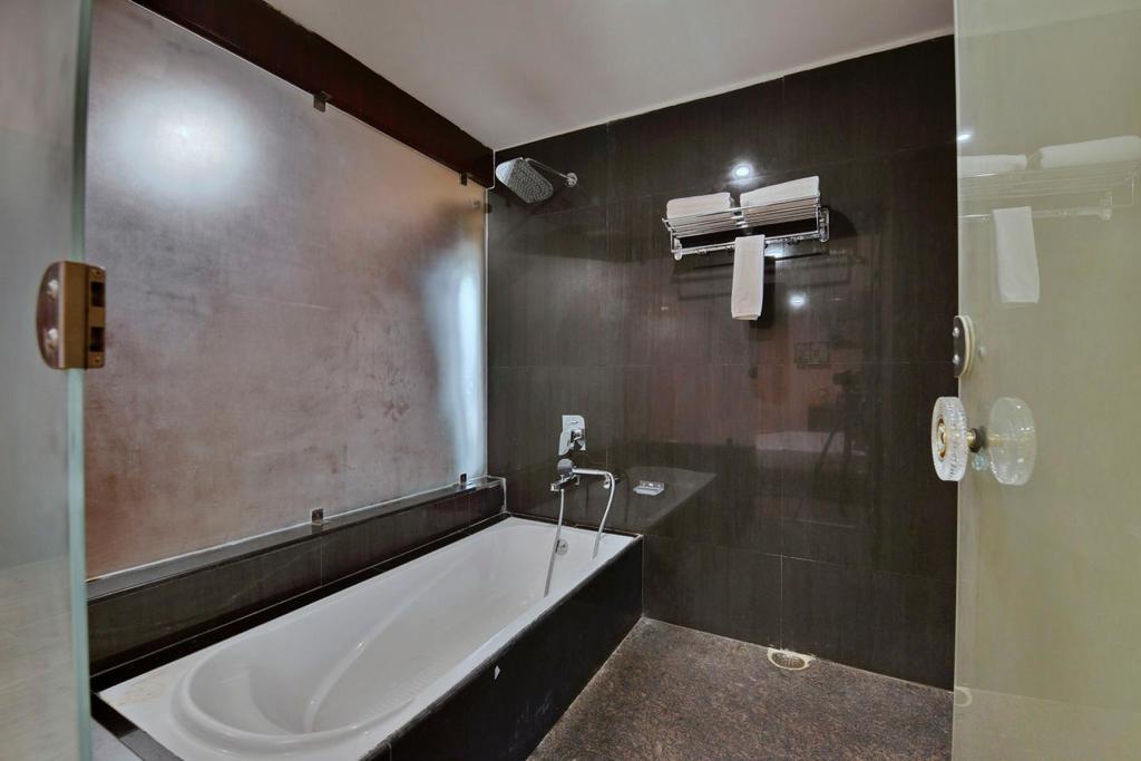 Hotel Silver Oak Bilaspur  Luaran gambar